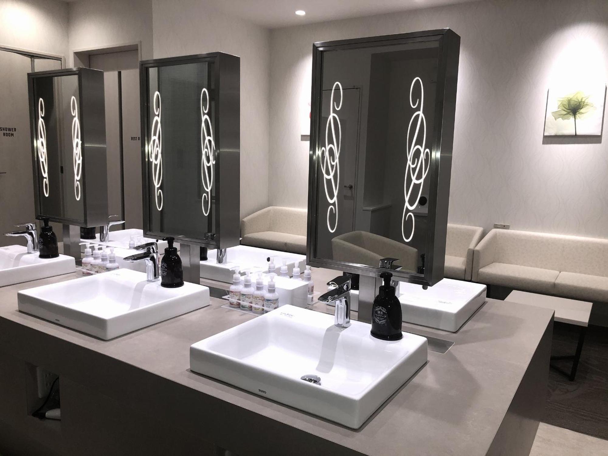 Capsule Hotel J Garden Shin-Osaka Luaran gambar